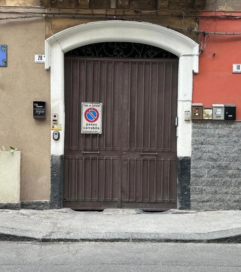 Apartament La Casa Del Mulino Katania